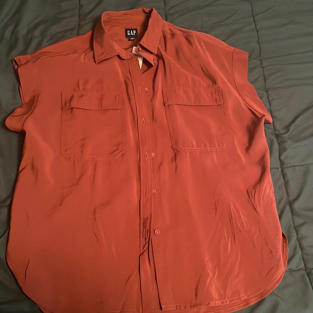 Gap sleeveless blouse
